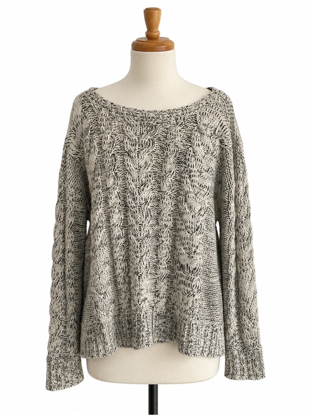 Jennifer Lopez Cozy Cable Knit Crewneck Sweater NWOT